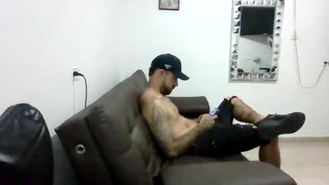 Snapshot of adan_carter chatting on November 23, 3:28 am adan_carter online show from November 23, 3:28 am