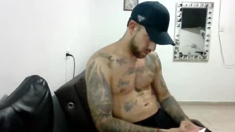 Snapshot of adan_carter chatting on November 24, 1:16 am adan_carter online show from November 24, 1:16 am