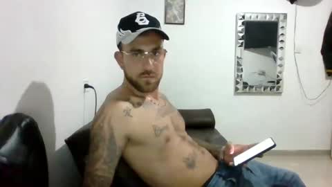 Snapshot of adan_carter chatting on November 27, 11:07 pm adan_carter online show from November 27, 11:07 pm