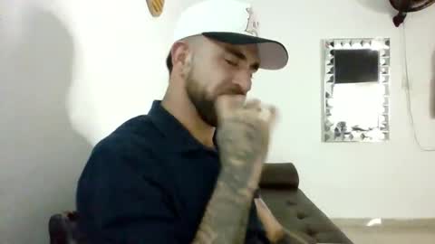 Snapshot of adan_carter chatting on January 18, 1:09 am adan_carter online show from January 18, 1:09 am