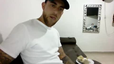 Snapshot of adan_carter chatting on February 25, 3:43 pm adan_carter online show from February 25, 3:43 pm