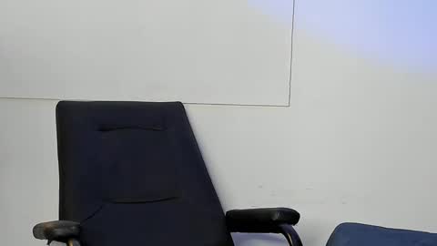 Snapshot of adan_rivas chatting on February 19, 11:14 pm adan online show from February 19, 11:14 pm