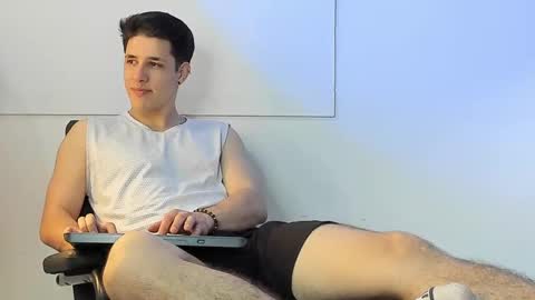 Snapshot of adan_rivas chatting on March 7, 12:26 am adan online show from March 7, 12:26 am