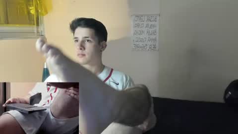 Snapshot of adan_rivas chatting on June 12, 12:42 am adan online show from June 12, 12:42 am
