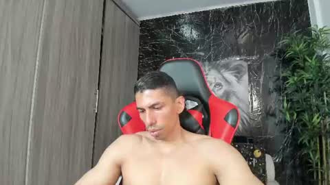Adan Sin online show from July 28, 4:39 pm
