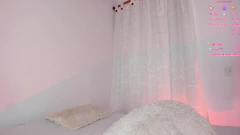 Snapshot of adara_evanss chatting on May 18, 4:07 am Adara online show from May 18, 4:07 am