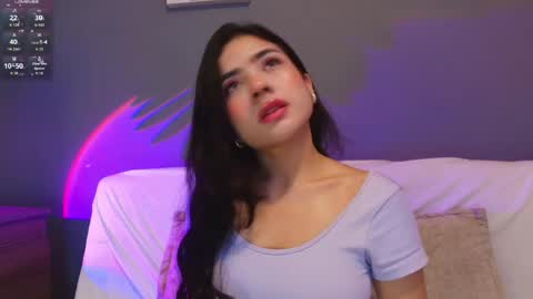 Snapshot of adara_johnson_ chatting on May 29, 11:41 am Adara Johnson online show from May 29, 11:41 am