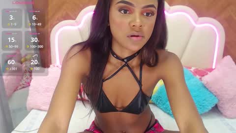 Snapshot of adarose_ chatting on December 22, 11:46 pm adarose_ online show from December 22, 11:46 pm