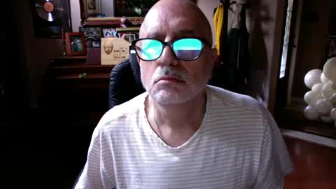 Snapshot of add_me_2 chatting on June 13, 7:01 pm add_me_2 online show from June 13, 7:01 pm