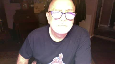 Snapshot of add_me_2 chatting on June 15, 11:23 am add_me_2 online show from June 15, 11:23 am
