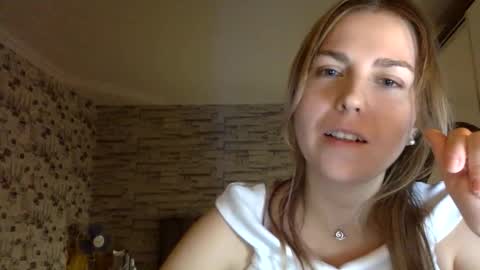 Snapshot of addicta_vera chatting on October 22, 5:34 pm addicta_vera online show from October 22, 5:34 pm