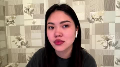 Snapshot of addiekrohn chatting on October 10, 3:05 am Mary online show from October 10, 3:05 am