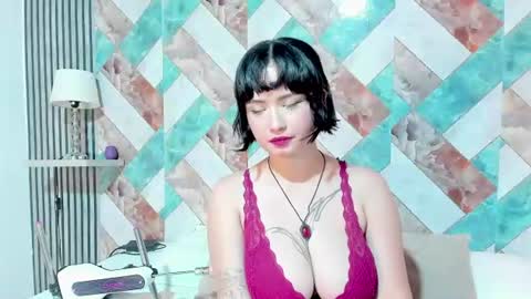 addison_avery online show from June 18, 4:02 am