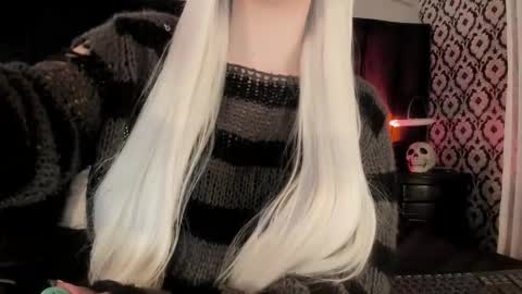 Snapshot of adeelinee chatting on January 9, 7:59 pm Ade online show from January 9, 7:59 pm