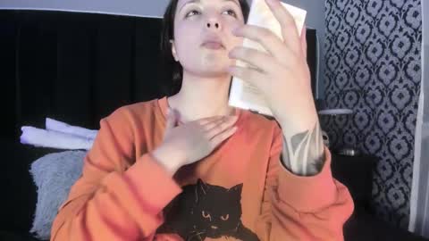 Snapshot of adeelinee chatting on March 7, 8:17 pm Ade online show from March 7, 8:17 pm