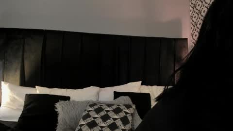 Ade  online show from June 4, 8:26 pm
