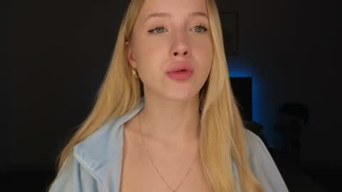 Snapshot of adele_armas chatting on May 17, 8:16 pm Adele online show from May 17, 8:16 pm