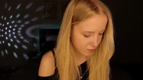 Snapshot of adele_armas chatting on June 10, 8:52 pm Adele online show from June 10, 8:52 pm