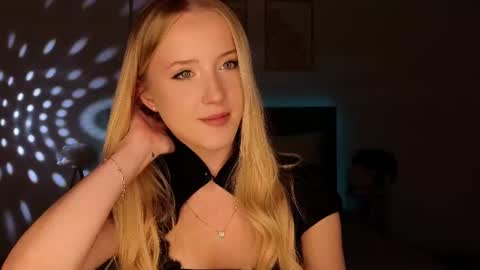 Snapshot of adele_armas chatting on June 11, 8:51 pm Adele online show from June 11, 8:51 pm