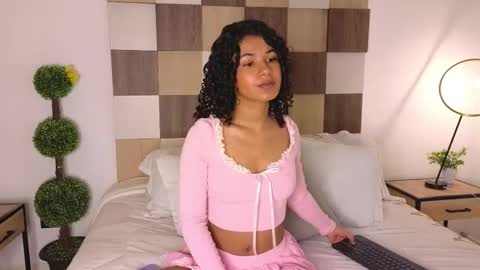 Snapshot of adele_carter_ chatting on February 11, 1:41 pm Andrea online show from February 11, 1:41 pm