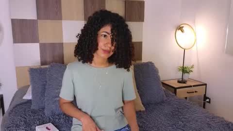 Snapshot of adele_carter_ chatting on February 24, 3:53 pm Andrea online show from February 24, 3:53 pm