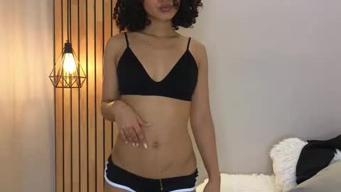 Snapshot of adele_carter_ chatting on March 9, 9:25 pm Andrea online show from March 9, 9:25 pm