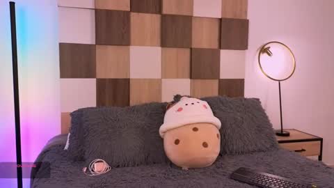 Snapshot of adele_carter_ chatting on October 15, 12:27 pm Andrea online show from October 15, 12:27 pm