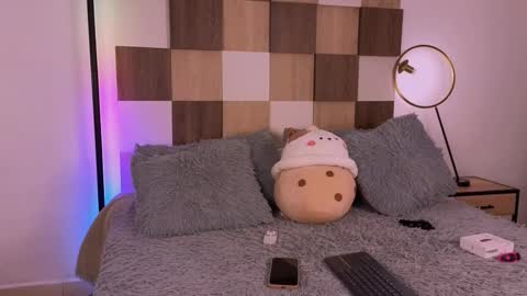 Snapshot of adele_carter_ chatting on November 10, 11:31 am Andrea online show from November 10, 11:31 am