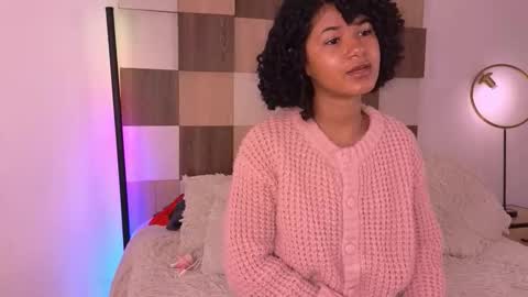 Snapshot of adele_carter_ chatting on November 17, 12:00 pm Andrea online show from November 17, 12:00 pm