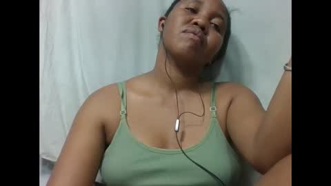 adelealy online show from December 1, 7:57 am