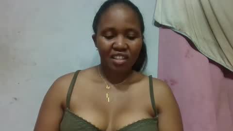 adelealy online show from May 7, 6:35 pm