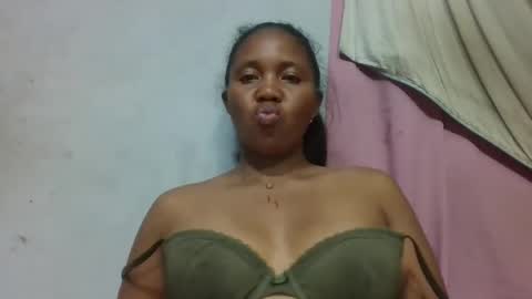 adelealy online show from May 9, 7:19 pm