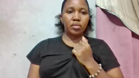 adelealy online show from May 21, 2:29 am