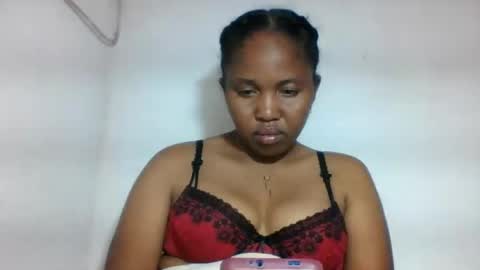 adelealy online show from August 3, 6:56 am