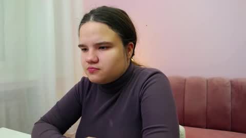 adelecruzz online show from January 17, 8:13 am