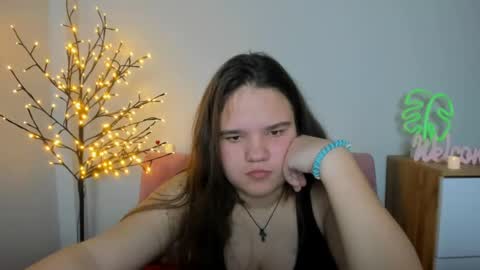 adelecruzz online show from February 20, 1:40 pm