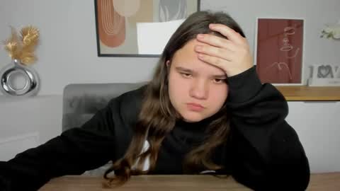 adelecruzz online show from March 3, 4:46 pm