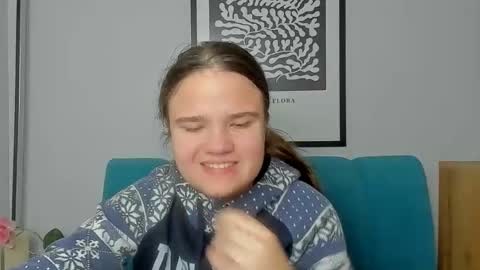 adelecruzz online show from January 18, 10:08 am