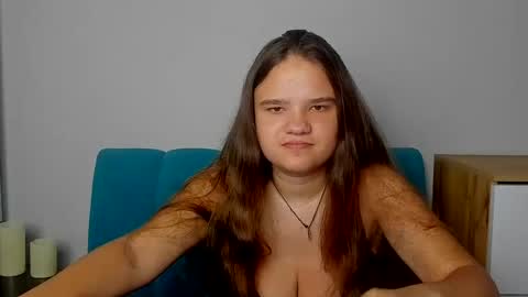 Snapshot of adelecruzz chatting on June 18, 11:47 am adelecruzz online show from June 18, 11:47 am