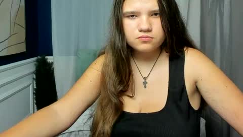 Snapshot of adelecruzz chatting on June 22, 12:02 pm adelecruzz online show from June 22, 12:02 pm