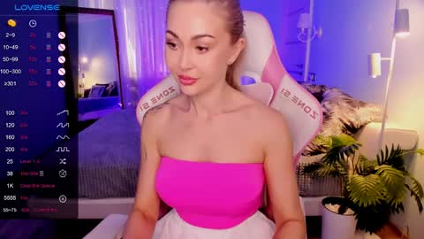 Snapshot of adeleroberts chatting on June 4, 2:06 am Adele online show from June 4, 2:06 am
