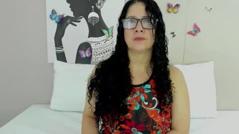 Adele Smithh online show from November 29, 11:57 am