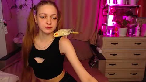 Snapshot of adelin_maxwell chatting on January 7, 2:08 pm Lina online show from January 7, 2:08 pm