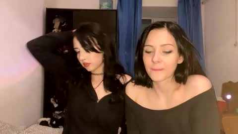 Snapshot of adelin_rr chatting on September 28, 12:38 am adelin online show from September 28, 12:38 am