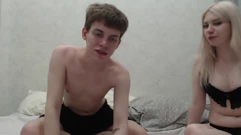 Snapshot of adelin_rr chatting on June 5, 6:52 am adelin online show from June 5, 6:52 am