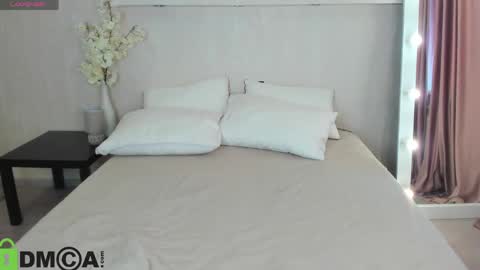 Snapshot of adelina_bliss chatting on May 6, 7:24 am Adelina bliss online show from May 6, 7:24 am