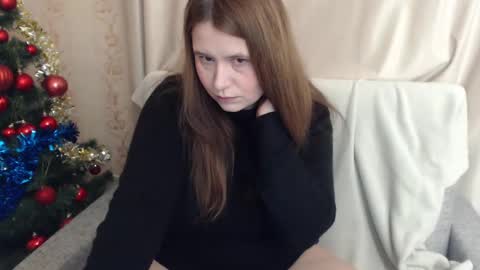 Snapshot of adelinalawson chatting on January 5, 11:48 am adelinalawson online show from January 5, 11:48 am