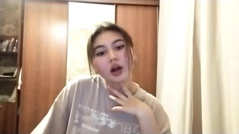 Snapshot of adelinehaefner chatting on December 16, 3:06 pm Anna online show from December 16, 3:06 pm