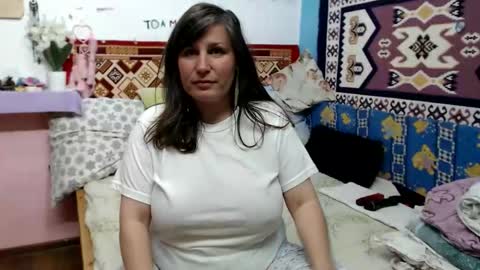 Snapshot of adelinemilf chatting on May 17, 10:22 am adelinemilf online show from May 17, 10:22 am