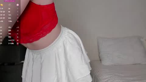 Snapshot of adelins_peach chatting on July 24, 11:41 am adelins_peach online show from July 24, 11:41 am